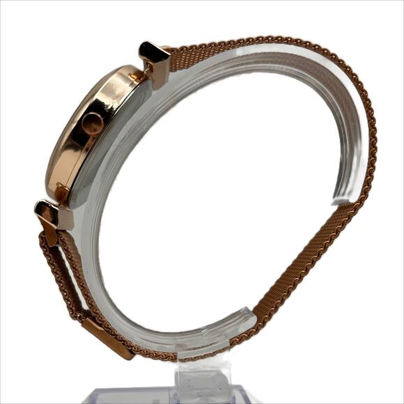 Rianndy Magnetic Mesh Band Wristwatch in Rose Gold - Picture 3 of 5